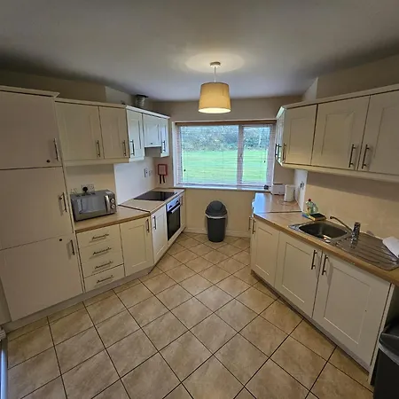 דירה Two Bedroom